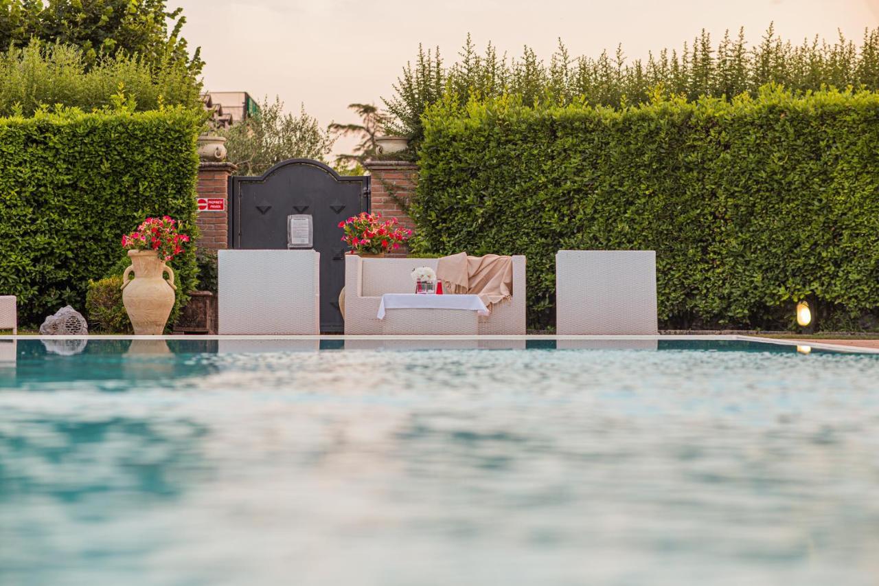 Hotel Villa Verde 리보토르토 외부 사진