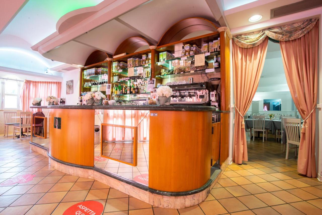 Hotel Villa Verde 리보토르토 외부 사진