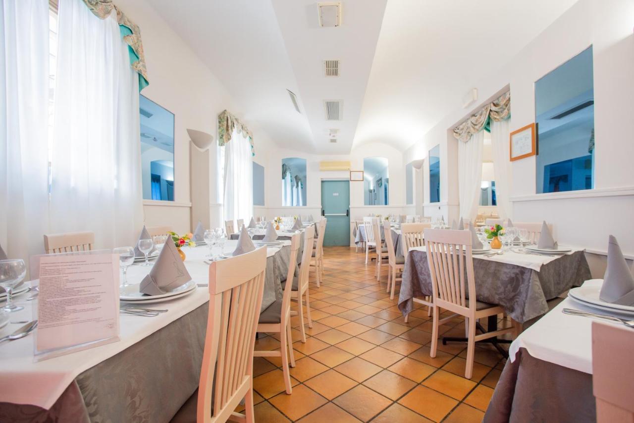 Hotel Villa Verde 리보토르토 외부 사진