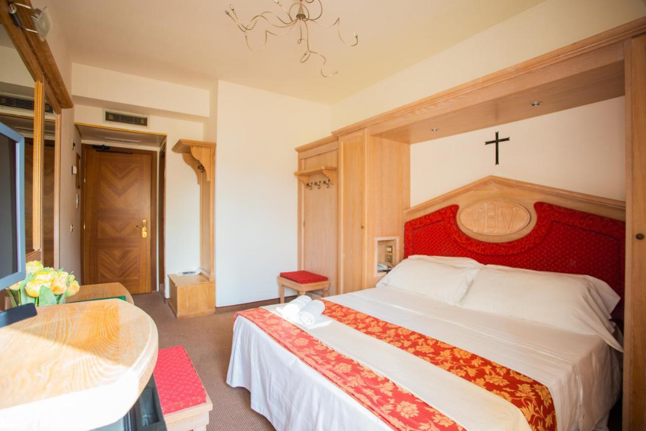 Hotel Villa Verde 리보토르토 외부 사진