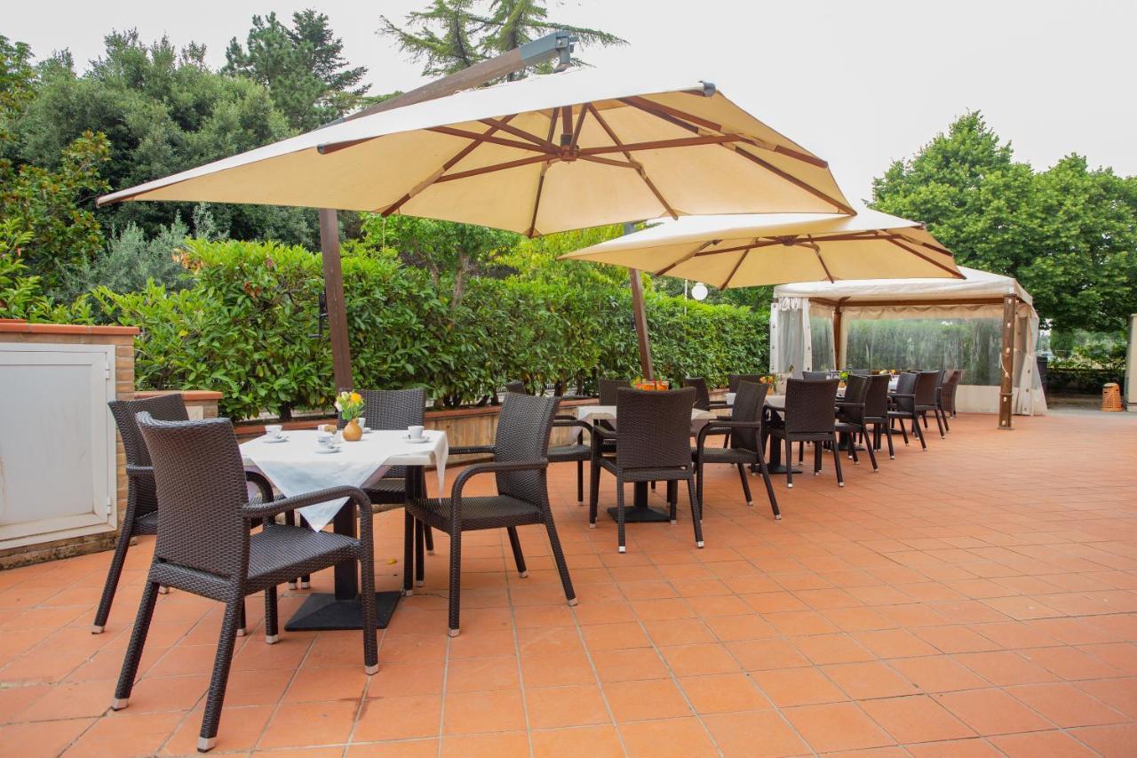 Hotel Villa Verde 리보토르토 외부 사진